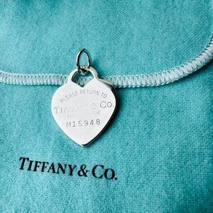Tiffany & Co LARGE Vintage Heart Charm Pendant in Silver